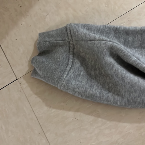 Free Levi’s crewneck - Picture 4 of 6